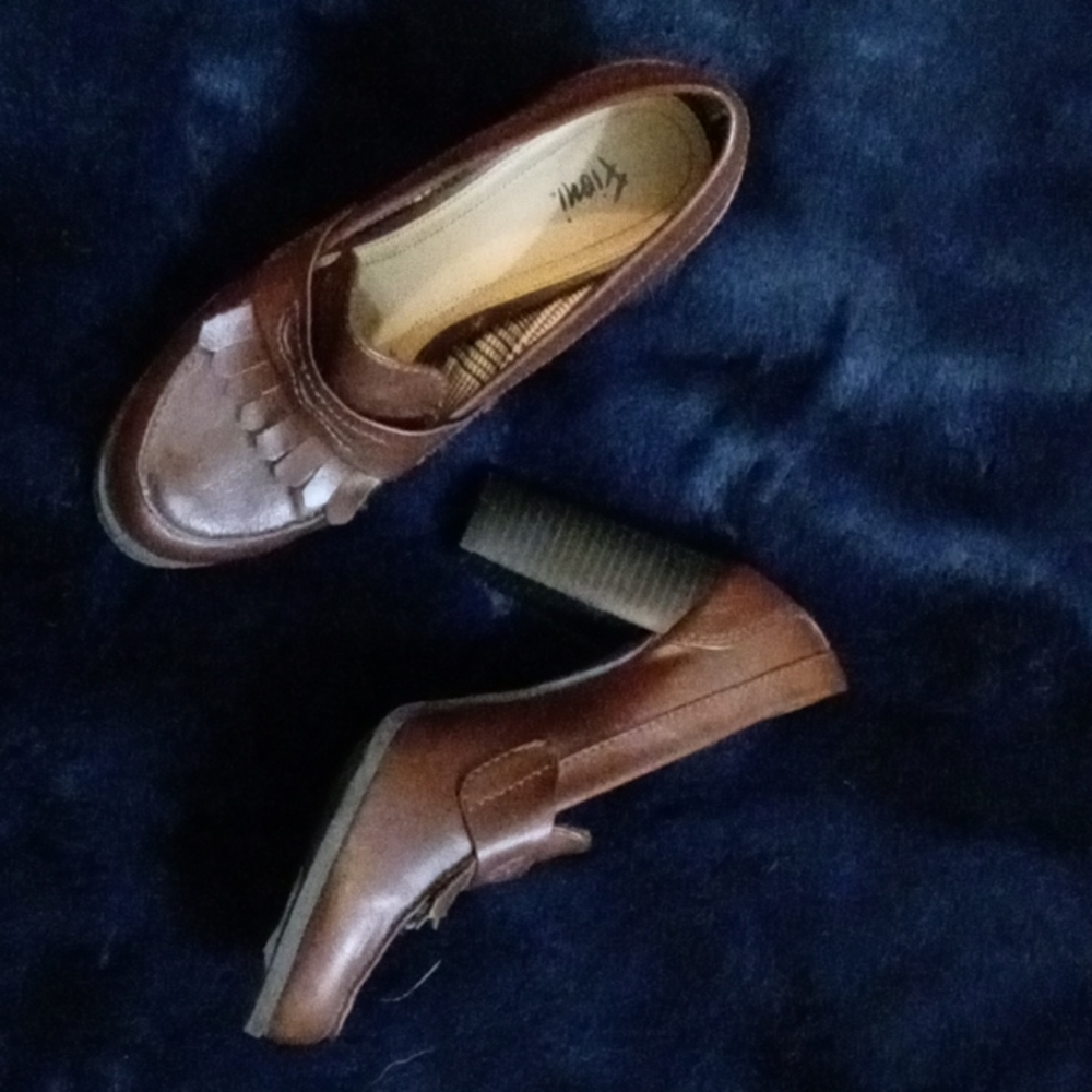 Fioni leather platform penny loafers. Size 7.5